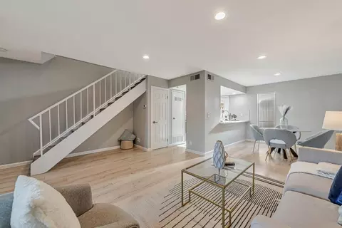 236 E Red Oak Dr P, Sunnyvale, CA 94086