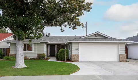 2223 Dianne Dr, Santa Clara, CA 95050