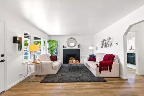 1226 Monroe St, Salinas, CA 93906