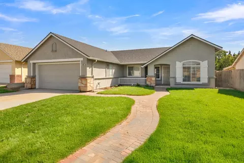 950 Prado Dr, Soledad, CA 93960