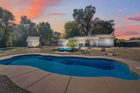 5367 Rosswood Ln, Redding, CA 96001