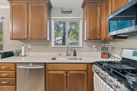 5367 Rosswood Ln, Redding, CA 96001 photo 10