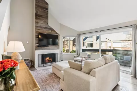 824 Wharfside Rd, San Mateo, CA 94404