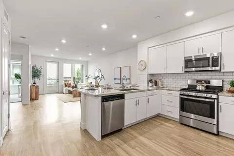 5925 Charlotte Dr 212, San Jose, CA 95123