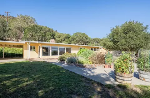 399 Laurel Ln, Salinas, CA 93908