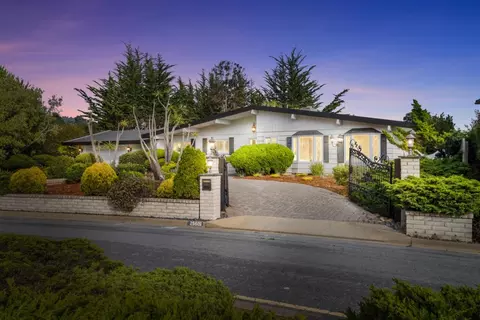 25601 Carmel Knolls Dr, Carmel, CA 93923