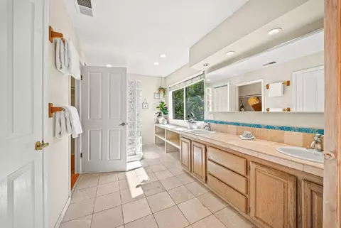 Bath - 175 Merry Ln, Aptos, CA 95003 photo 2 of 2