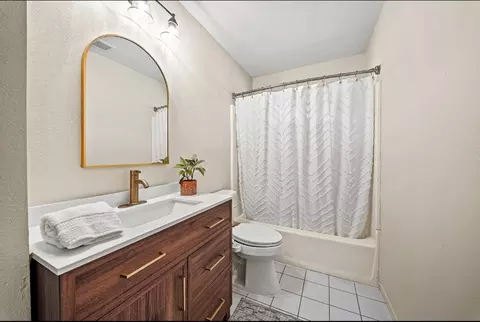 Bath - 175 Merry Ln, Aptos, CA 95003 photo 1 of 2
