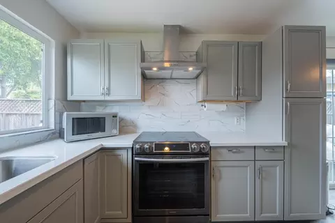 Kitchen - 8340 Forest St, Gilroy, CA 95020 photo 3 of 4