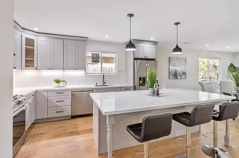 1372 Davis St, San Jose, CA 95126