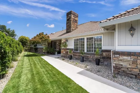 1501 Welburn Ave, Gilroy, CA 95020