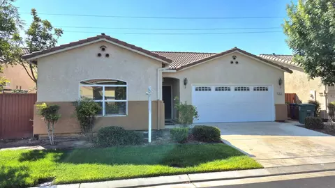 2913 Las Flores Cir, Los Banos, CA 93635