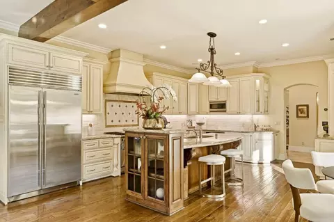 Kitchen - 484 Cherry Ave, Los Altos, CA 94022 photo 4 of 8