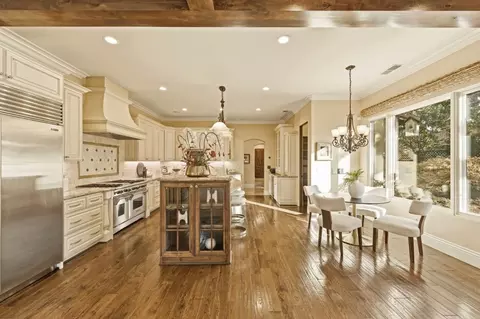 Kitchen - 484 Cherry Ave, Los Altos, CA 94022 photo 3 of 8