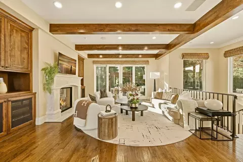 Living - 484 Cherry Ave, Los Altos, CA 94022 photo 4 of 6