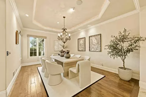 Dining - 484 Cherry Ave, Los Altos, CA 94022 photo 1 of 6