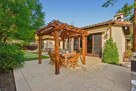 Exterior - 484 Cherry Ave, Los Altos, CA 94022 photo 7 of 15