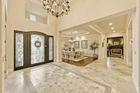 Entry Way - 484 Cherry Ave, Los Altos, CA 94022 photo 2 of 3