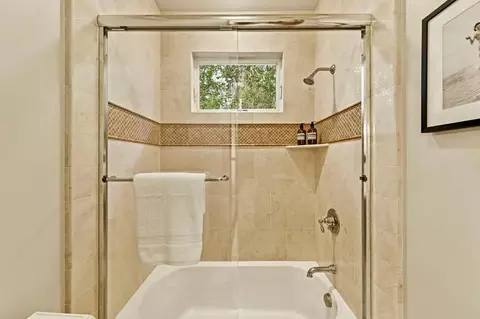 Bath - 484 Cherry Ave, Los Altos, CA 94022 photo 10 of 10