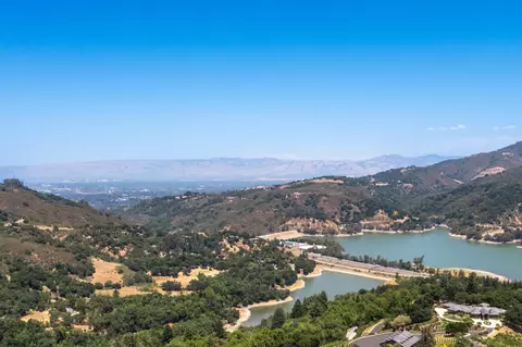 18700 Black Rd, Los Gatos, CA 95033