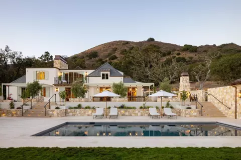 10 Encina Dr, Carmel Valley, CA 93924