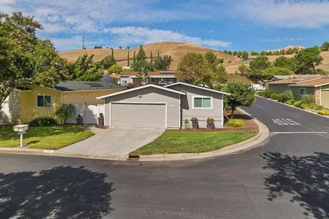 255 Mountain Springs Dr 255, San Jose, CA 95131