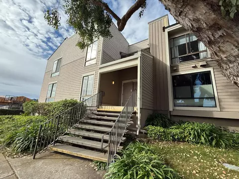 455 Pine Ave, Half Moon Bay, CA 94019