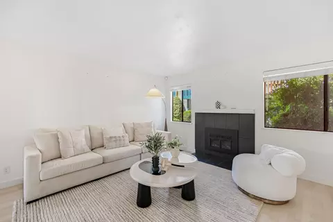 154 Granada Dr, Mountain View, CA 94043 photo 6