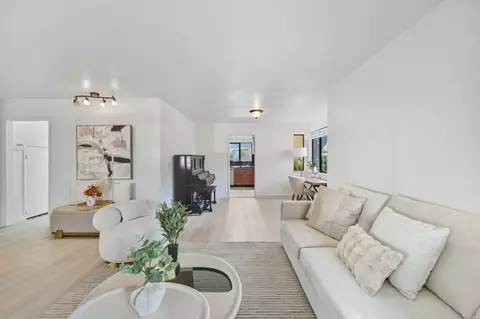 154 Granada Dr, Mountain View, CA 94043 photo 8