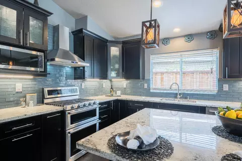 Kitchen - 831 Cactus Ct, Salinas, CA 93905 photo 2 of 4