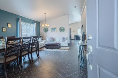 Entry Way - 831 Cactus Ct, Salinas, CA 93905 photo 1 of 2