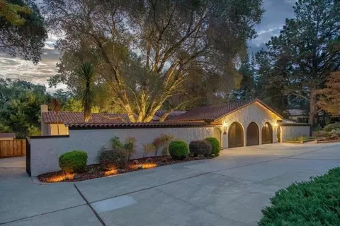 15390 Quito Rd, Saratoga, CA 95070