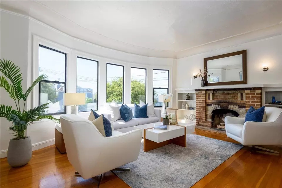 Living - 1678 24th Ave, San Francisco, CA 94122 photo 1 of 6