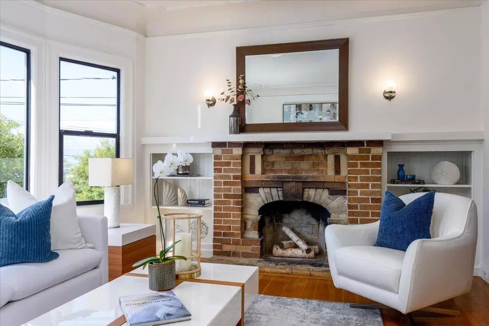 Living - 1678 24th Ave, San Francisco, CA 94122 photo 3 of 6