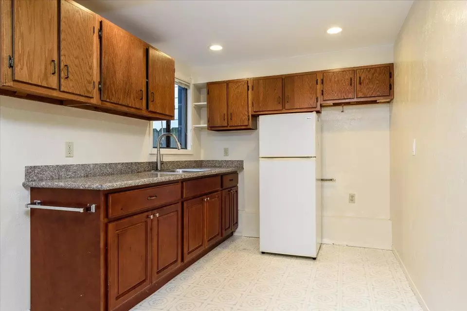 Kitchen - 1678 24th Ave, San Francisco, CA 94122 photo 4 of 4