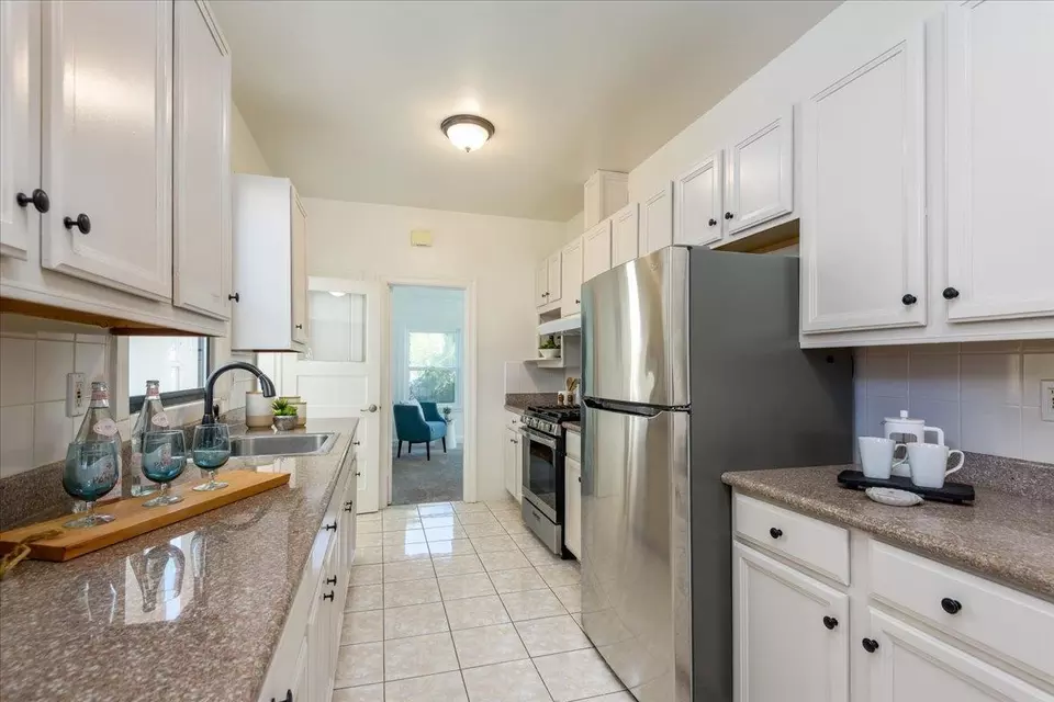 Kitchen - 1678 24th Ave, San Francisco, CA 94122 photo 2 of 4