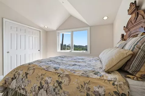 Bedroom - 380 Mockingbird Ridge Rd, Watsonville, CA 95076 photo 5 of 7