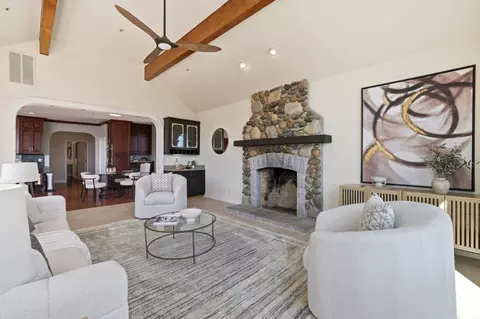 Living - 380 Mockingbird Ridge Rd, Watsonville, CA 95076 photo 4 of 5