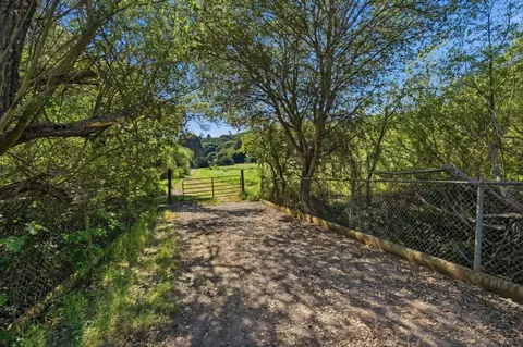 Exterior - 380 Mockingbird Ridge Rd, Watsonville, CA 95076 photo 7 of 10