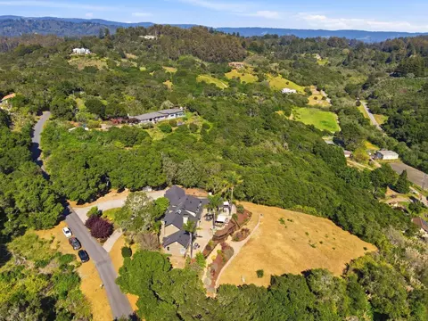 View/Area - 380 Mockingbird Ridge Rd, Watsonville, CA 95076 photo 5 of 12