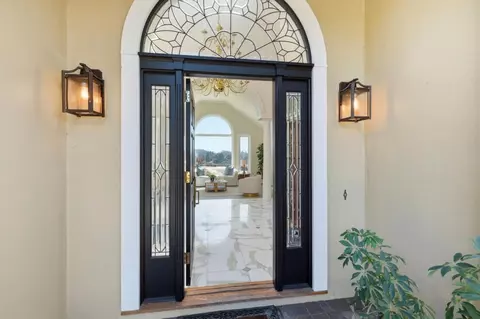 Entry Way - 380 Mockingbird Ridge Rd, Watsonville, CA 95076 photo 1 of 3