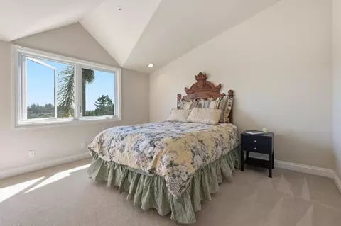 Bedroom - 380 Mockingbird Ridge Rd, Watsonville, CA 95076 photo 4 of 7