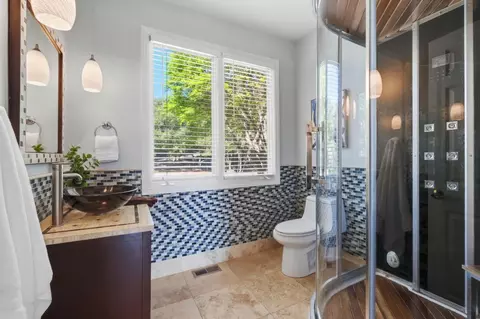 Bath - 380 Mockingbird Ridge Rd, Watsonville, CA 95076 photo 3 of 6