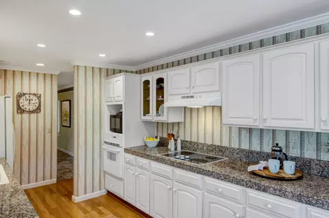 Kitchen - 16 Shepherds Knl, Pebble Beach, CA 93953 photo 2 of 3
