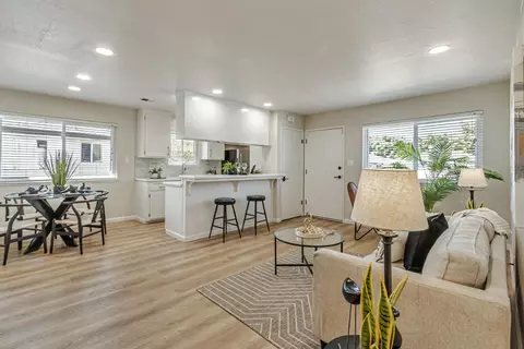 1359 Shawn Dr 4, San Jose, CA 95118