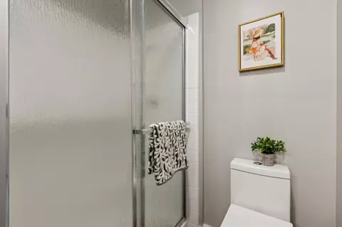 Bath - 340 Vallejo Dr 50, Millbrae, CA 94030 photo 2 of 4