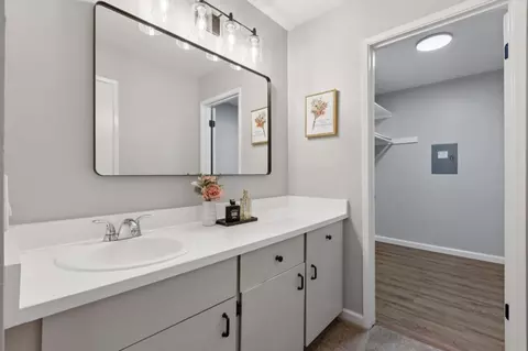 Bath - 340 Vallejo Dr 50, Millbrae, CA 94030 photo 1 of 4