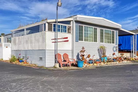2155 Wharf Rd 12, Capitola, CA 95010