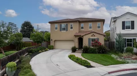 722 Carver Pl, Gilroy, CA 95020