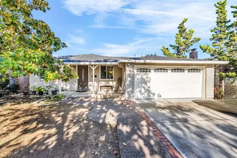 1122 Scotland Dr, Cupertino, CA 95014